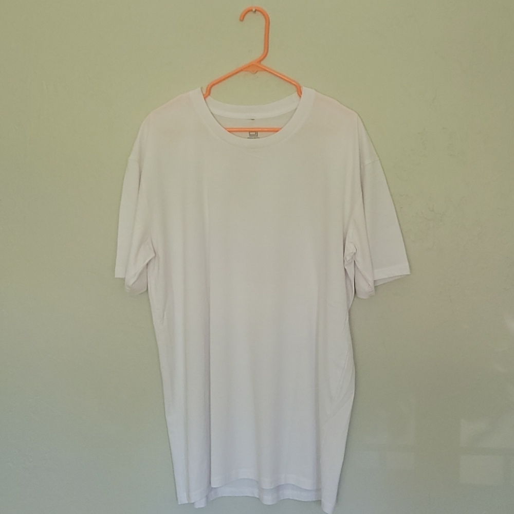 White 6 society XL t-shirt